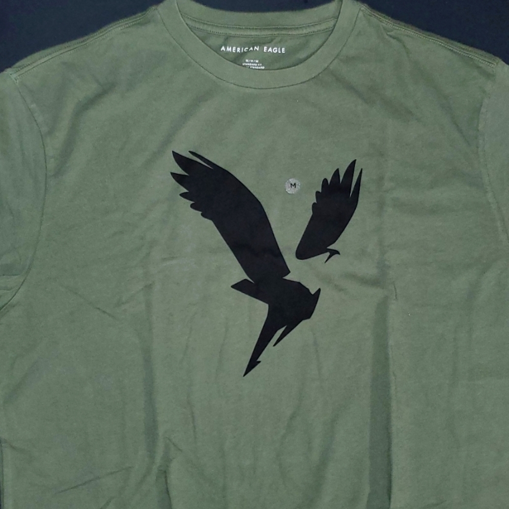 American eagle olive green t shirt